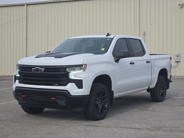 Used 2025 Chevrolet Silverado 1500 LT Trail Boss w/ Convenience Package II AWD/4WD image 3