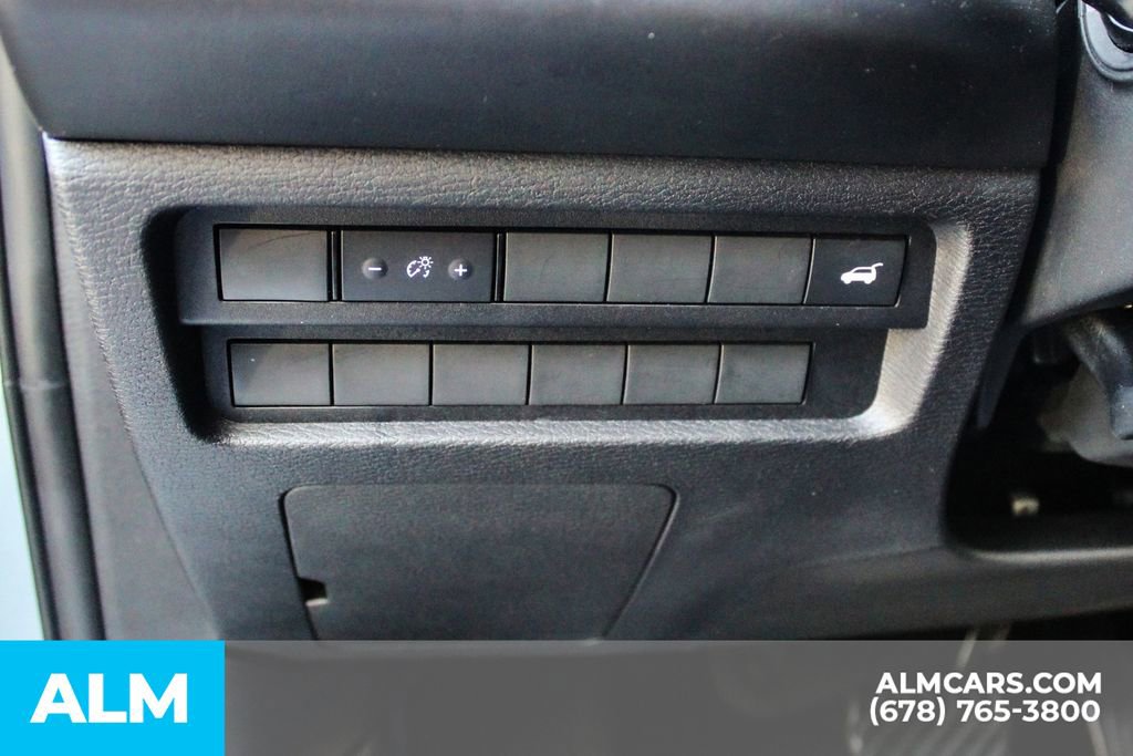 Used 2025 Mitsubishi Outlander SE image 34