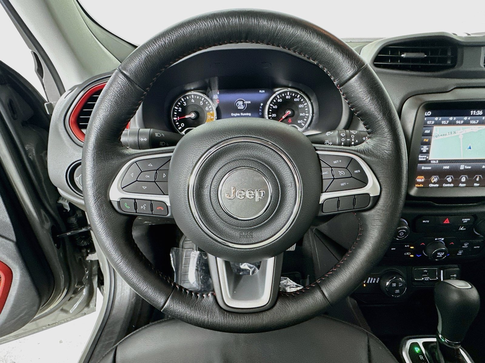 Used 2023 Jeep Renegade Trailhawk w/ Trailhawk Elite Group AWD/4WD image 11