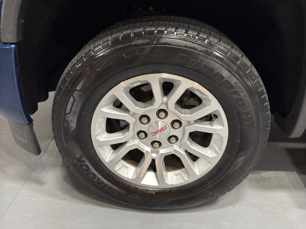 Used 2015 GMC Sierra 1500 SLE w/ All-Terrain Package AWD/4WD image 9