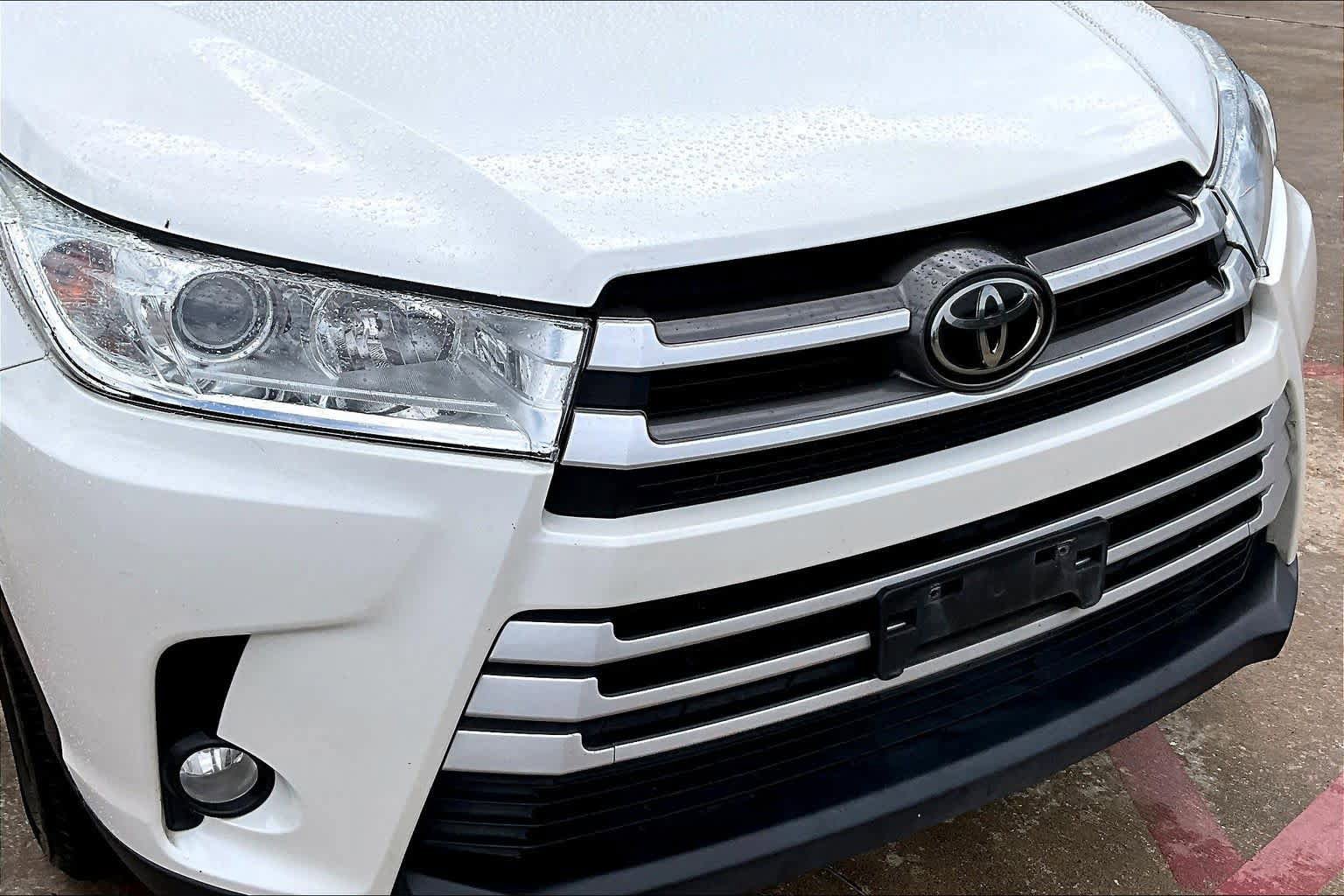 Used 2018 Toyota Highlander XLE FWD image 30