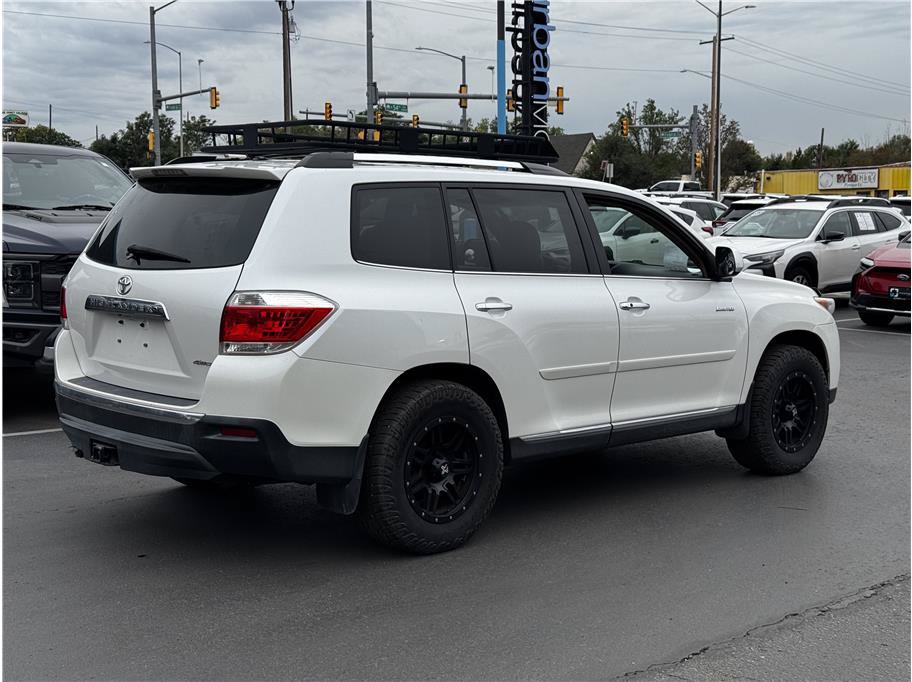 Used 2012 Toyota Highlander Limited w/ Tow Pkg AWD/4WD image 3