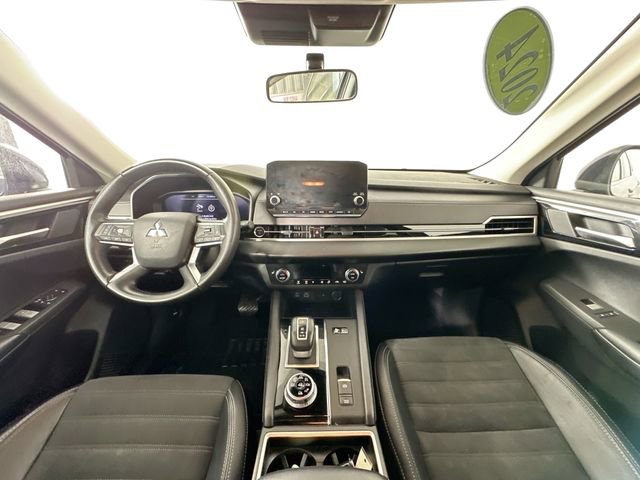Used 2024 Mitsubishi Outlander SE image 10
