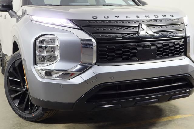 Used 2024 Mitsubishi Outlander SE Black Edition image 40