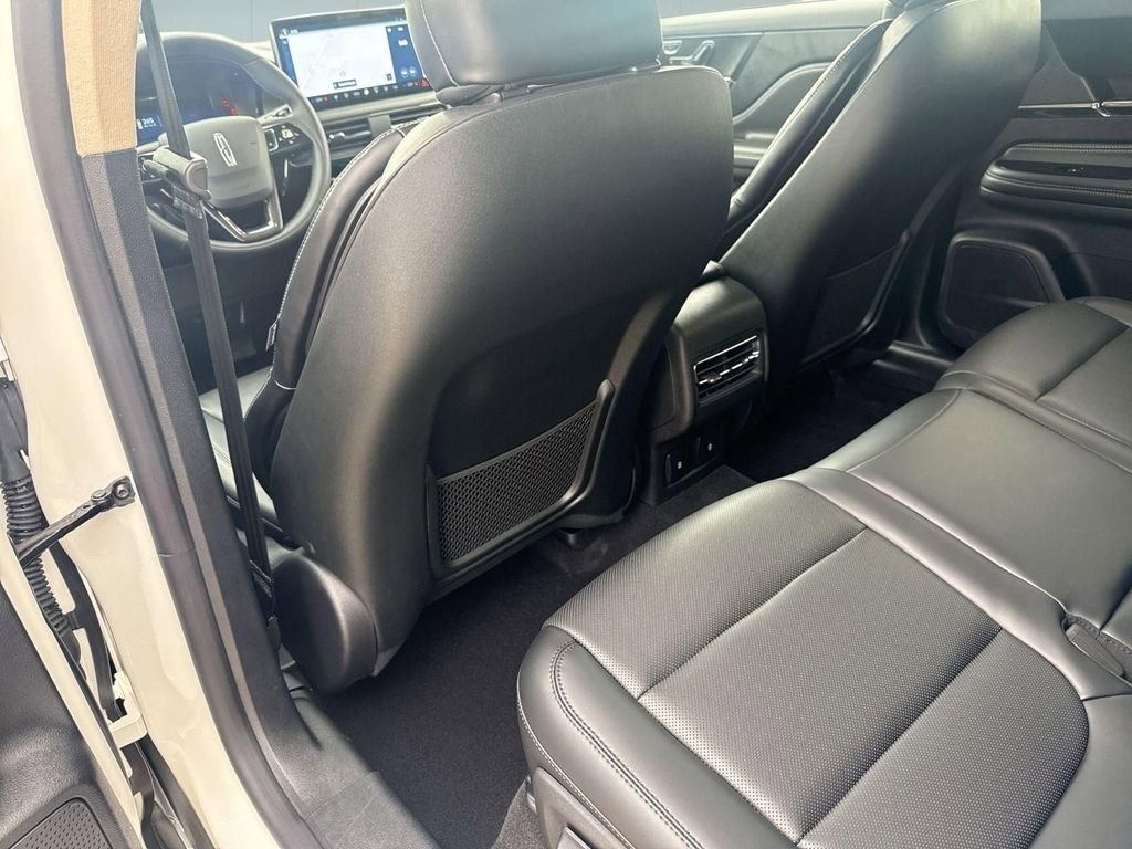 Used 2024 Lincoln Corsair AWD w/ Equipment Group 101A image 28
