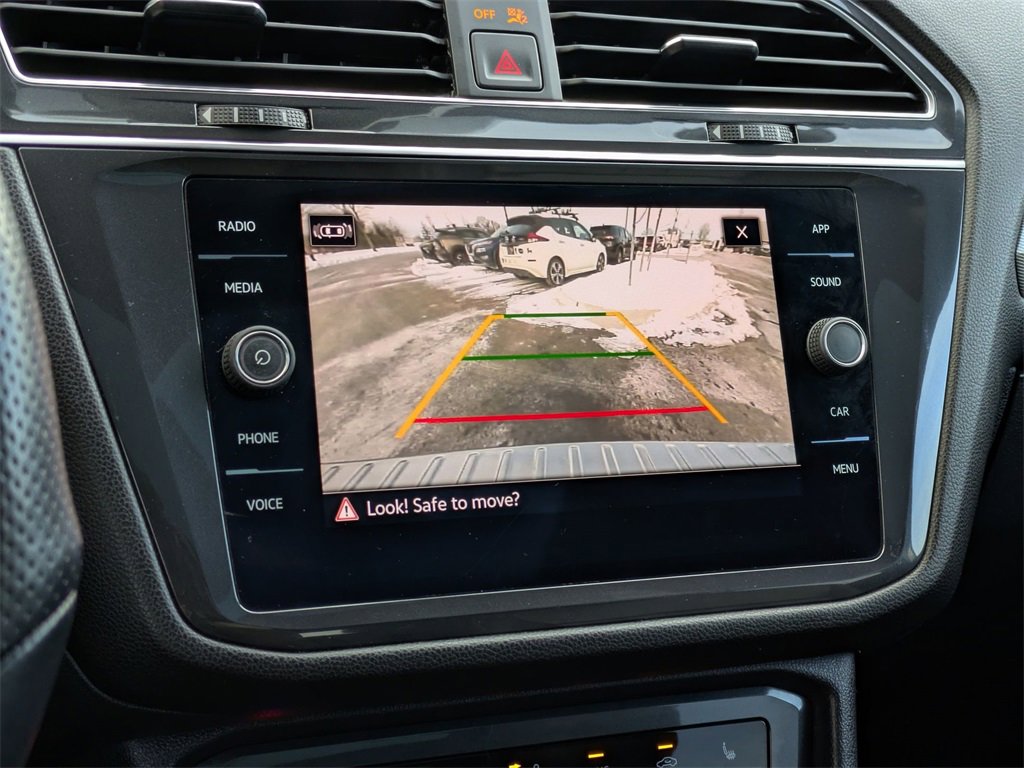 Used 2022 Volkswagen Tiguan SE R-Line image 27