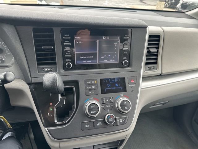 Used 2020 Toyota Sienna L image 8