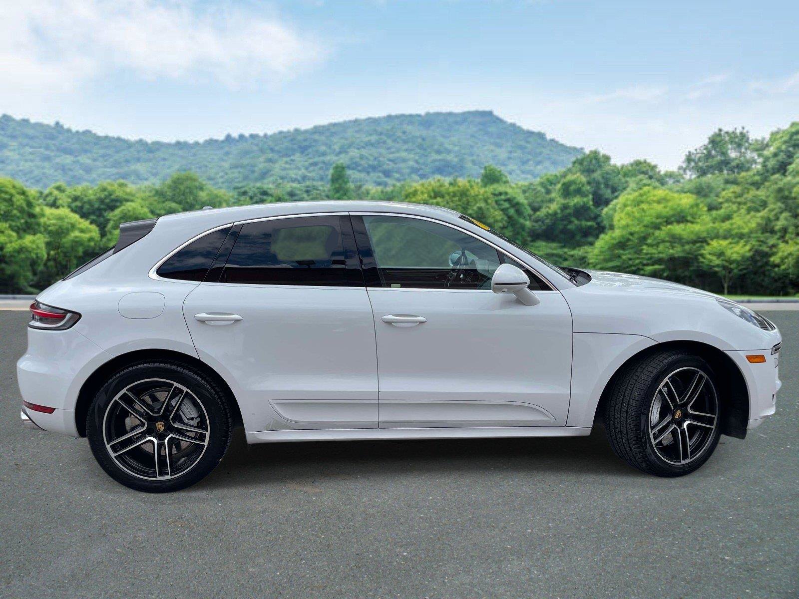 Used 2021 Porsche Macan Turbo AWD/4WD image 21