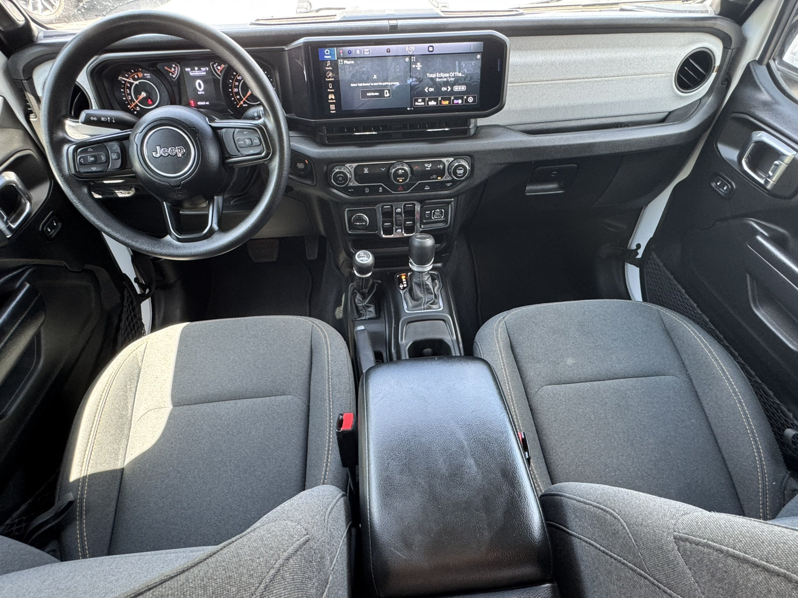 Used 2025 Jeep Gladiator Sport AWD/4WD image 25