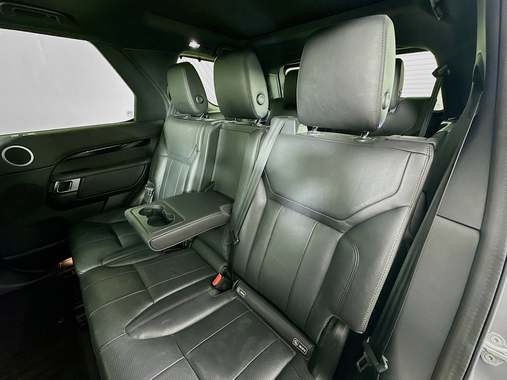 Used 2020 Land Rover Discovery SE image 35