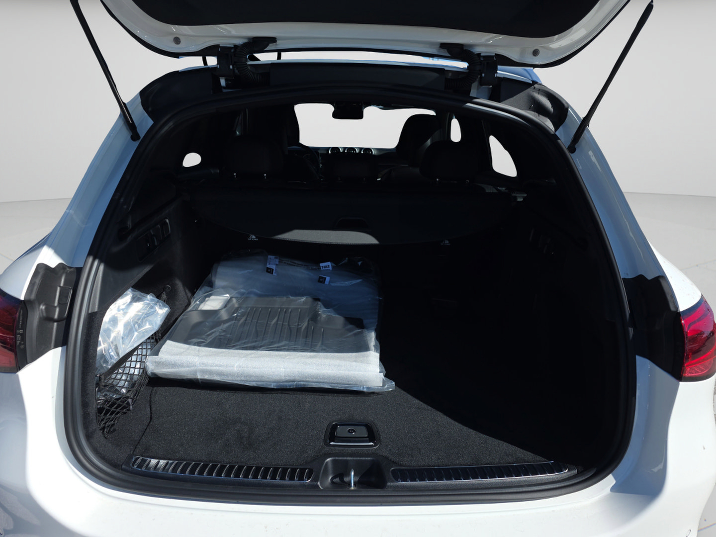Certified 2026 Mercedes-Benz GLC 300 image 6