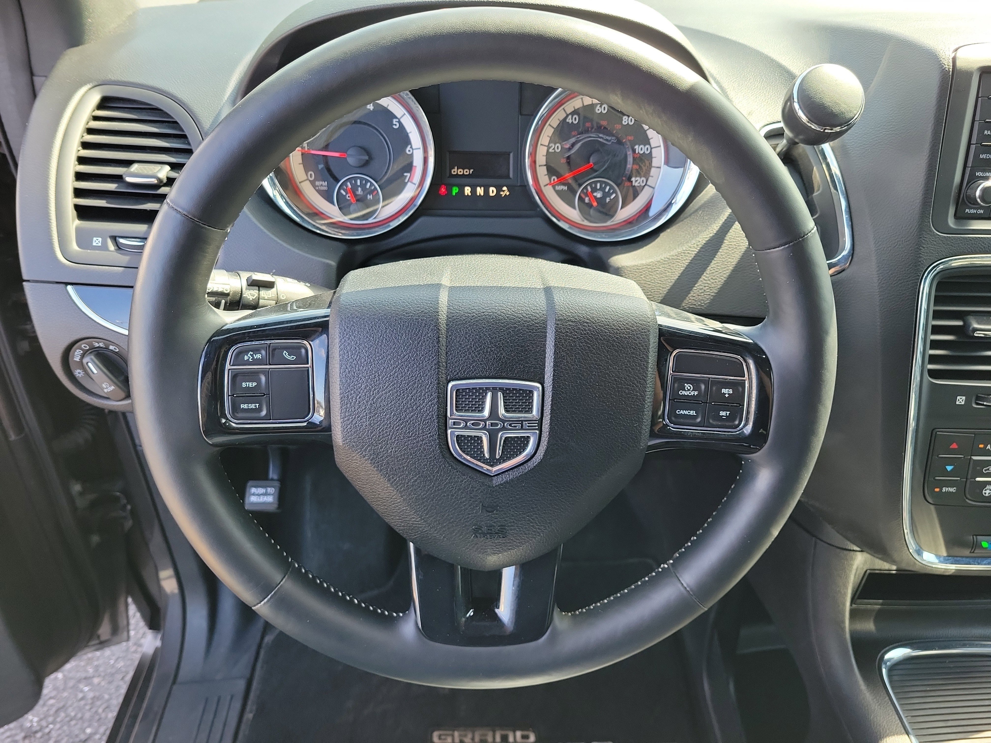 Used 2016 Dodge Grand Caravan SXT FWD image 24