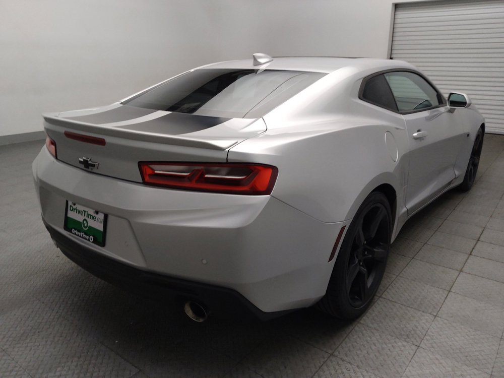 Used 2016 Chevrolet Camaro LT RWD image 9