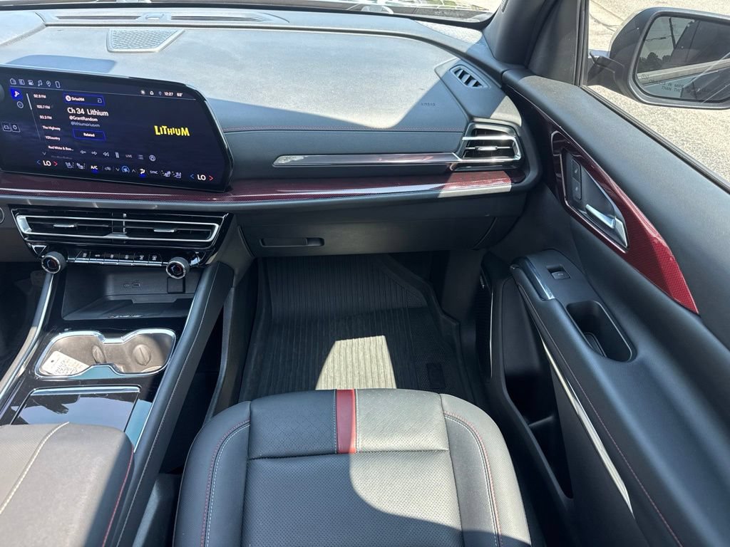 Used 2024 Chevrolet Traverse RS w/ LPO, Floor Liner Package AWD/4WD image 29