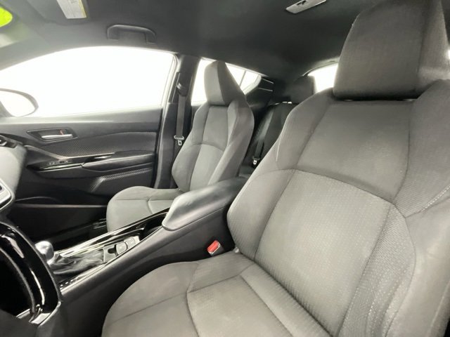 Used 2019 Toyota C-HR XLE image 6
