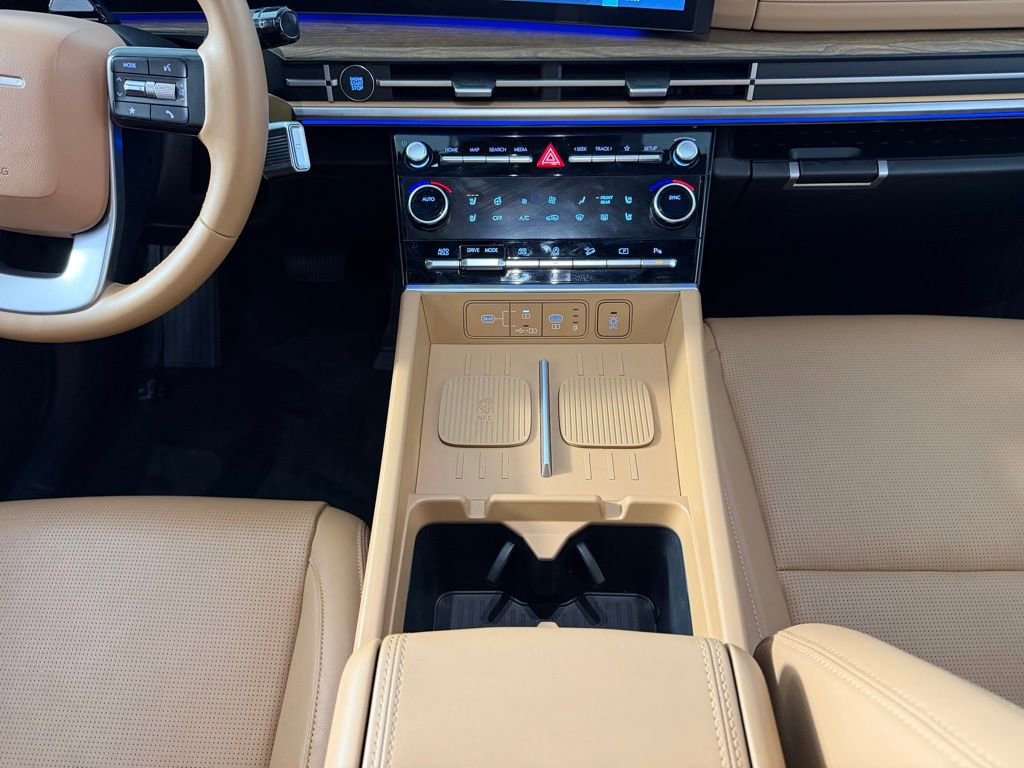 Used 2025 Hyundai Santa Fe Limited image 17