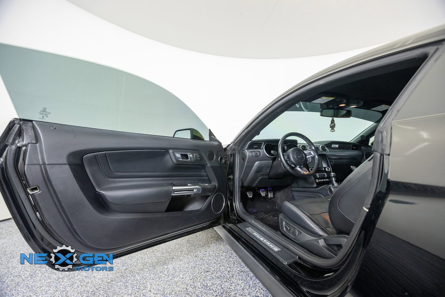 Used 2019 Ford Mustang GT Premium w/ GT Performance Package RWD image 9