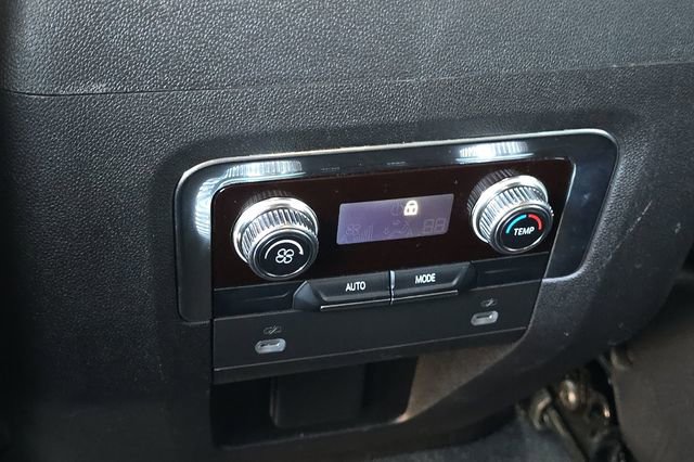 Used 2024 GMC Yukon SLT image 42