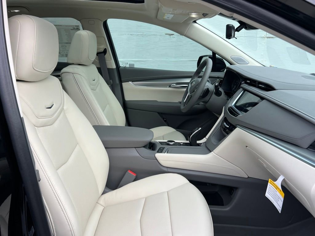 New 2026 Cadillac XT5 Premium Luxury w/ LPO, Floor Liner Package image 23