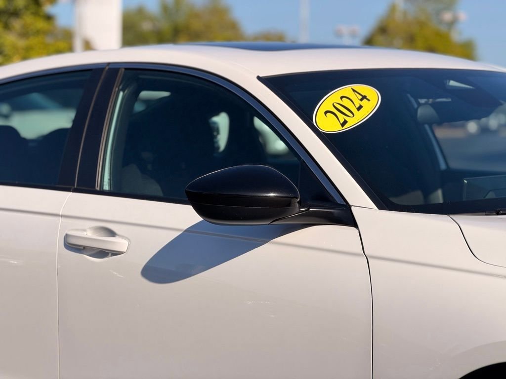 Used 2024 Honda Accord Sport image 7