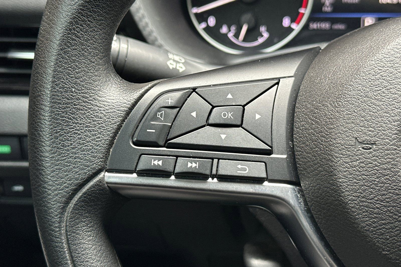 Used 2024 Nissan Sentra SV image 29