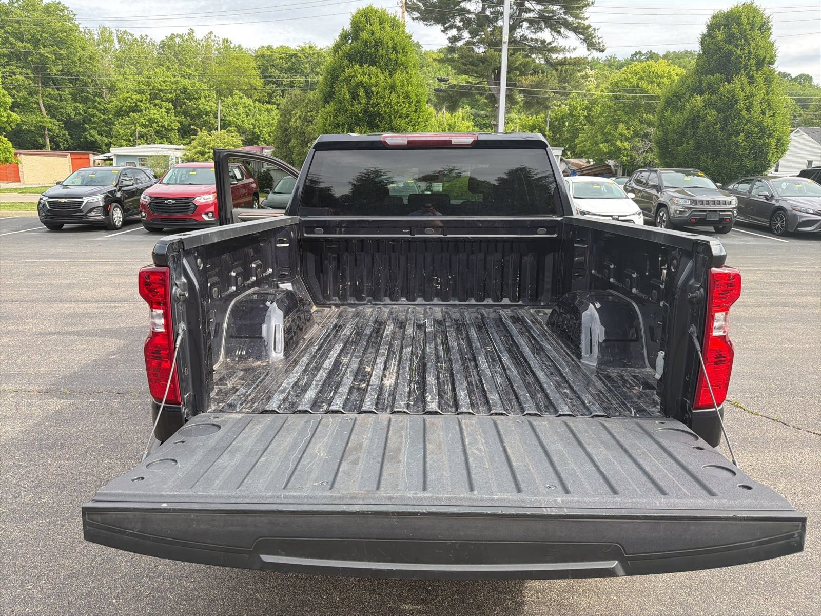 Used 2022 Chevrolet Silverado 1500 LT w/ LPO, Dark Essentials Package AWD/4WD image 24