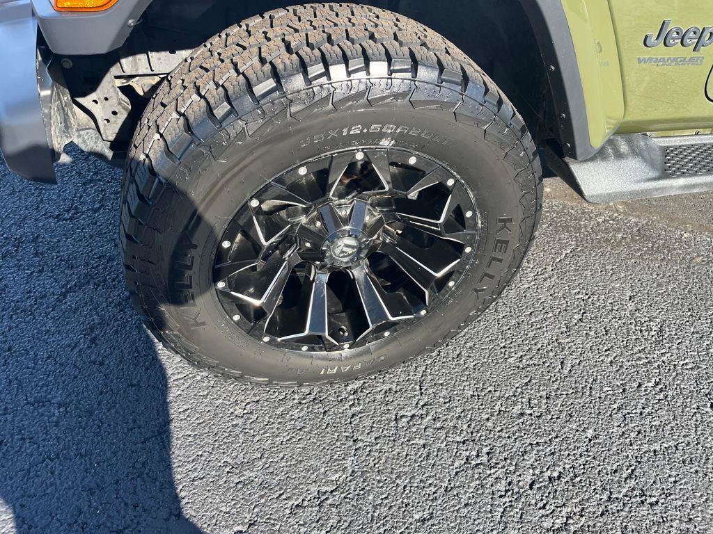 Used 2021 Jeep Wrangler Unlimited Sahara AWD/4WD image 36