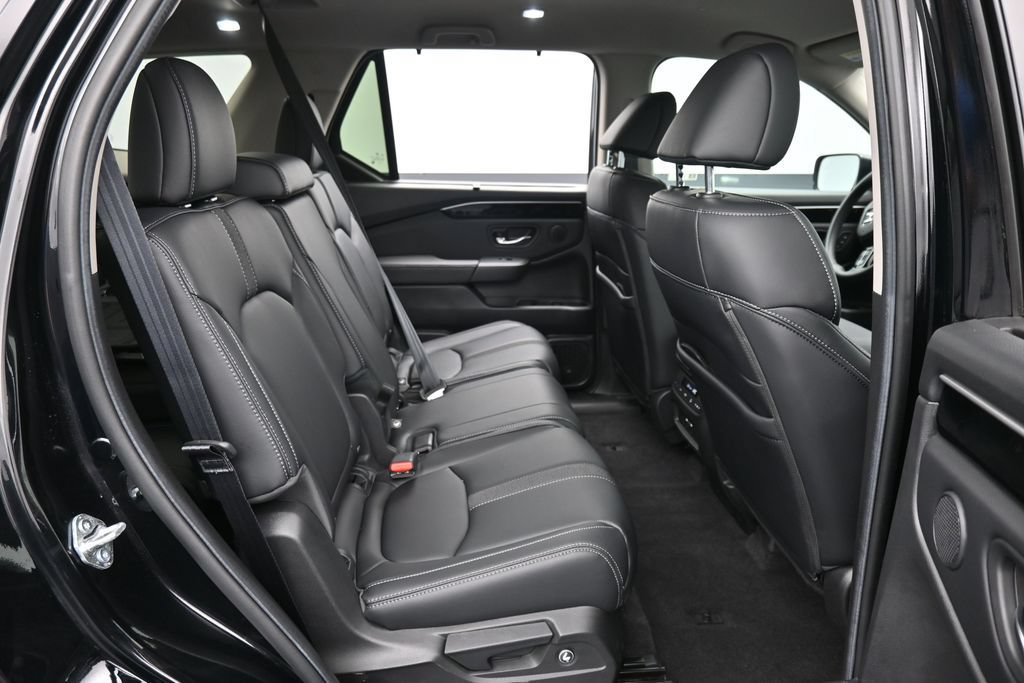 Certified 2025 Honda Pilot EX-L image 33