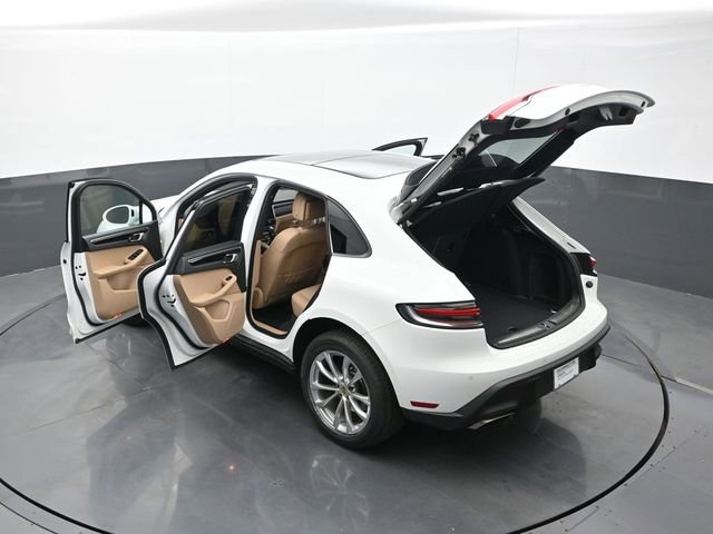 Certified 2023 Porsche Macan image 27