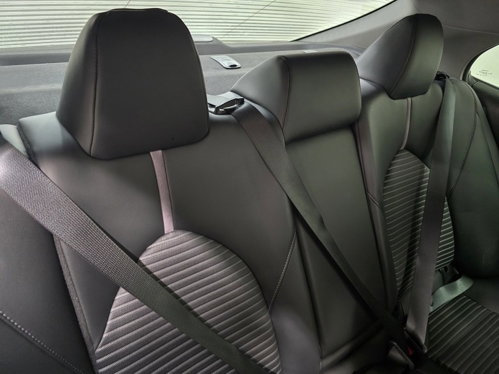 Used 2020 Toyota Camry SE image 17