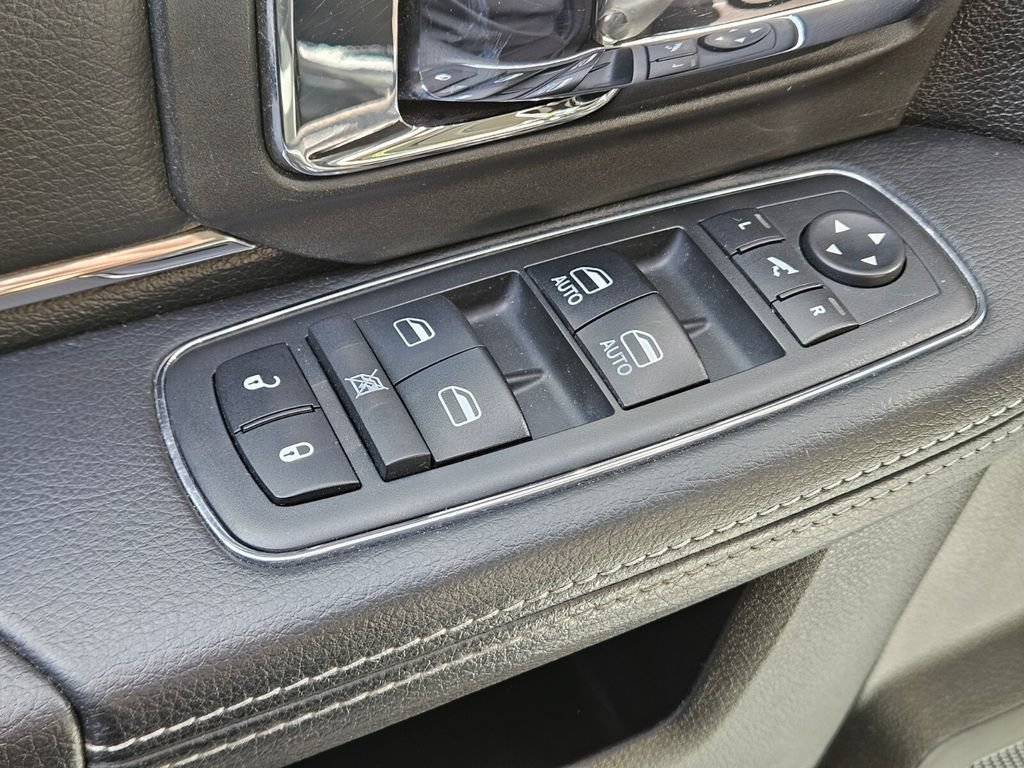Used 2017 RAM 1500 Laramie w/ Convenience Group AWD/4WD image 17