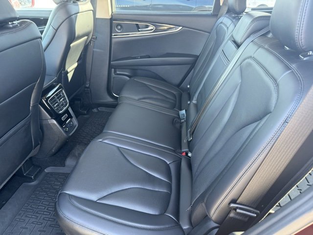 Used 2022 Lincoln Nautilus Reserve w/ Equipment Group 201A image 10