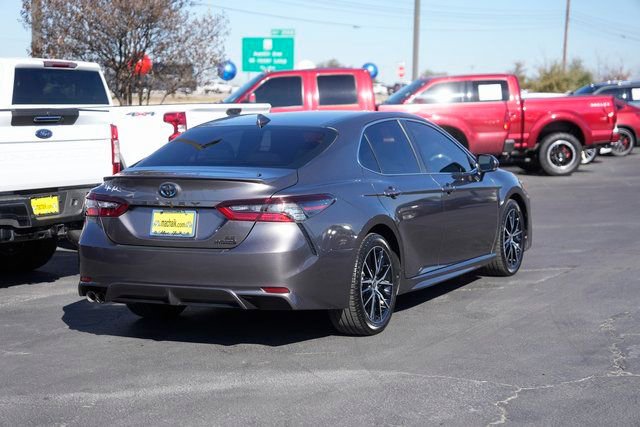 Used 2022 Toyota Camry SE image 6