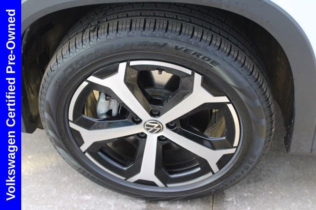 Used 2025 Volkswagen Tiguan SE image 12