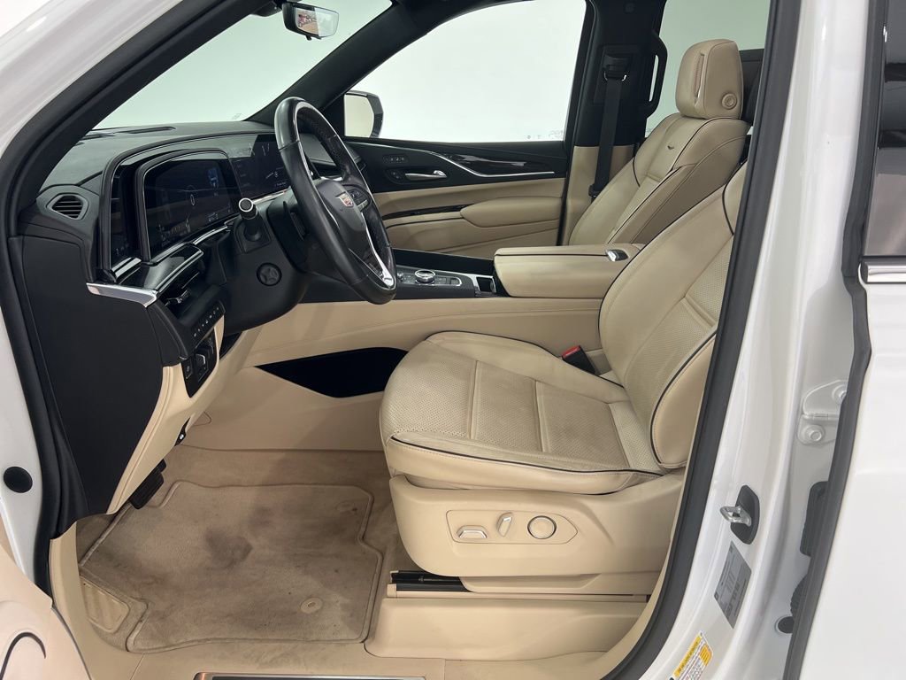 Used 2021 Cadillac Escalade Premium Luxury w/ Driver Assist Tech Package image 18