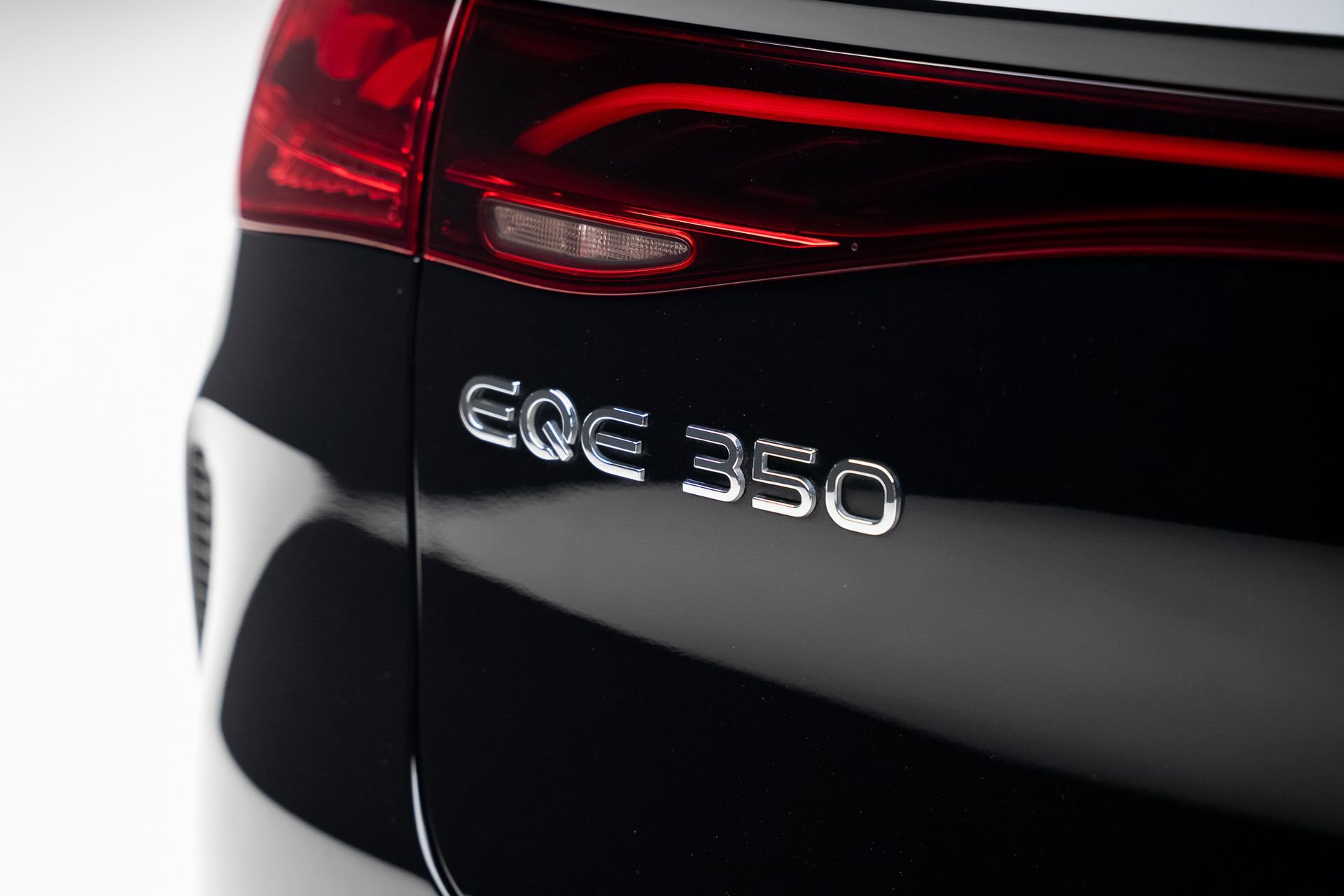 Used 2023 Mercedes-Benz EQE 350+ 4MATIC SUV image 32