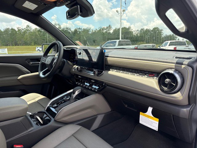 New 2026 Chevrolet Colorado ZR2 w/ Technology Package AWD/4WD image 10