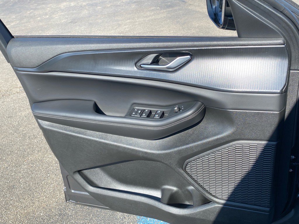 Used 2025 Jeep Grand Cherokee Altitude image 21