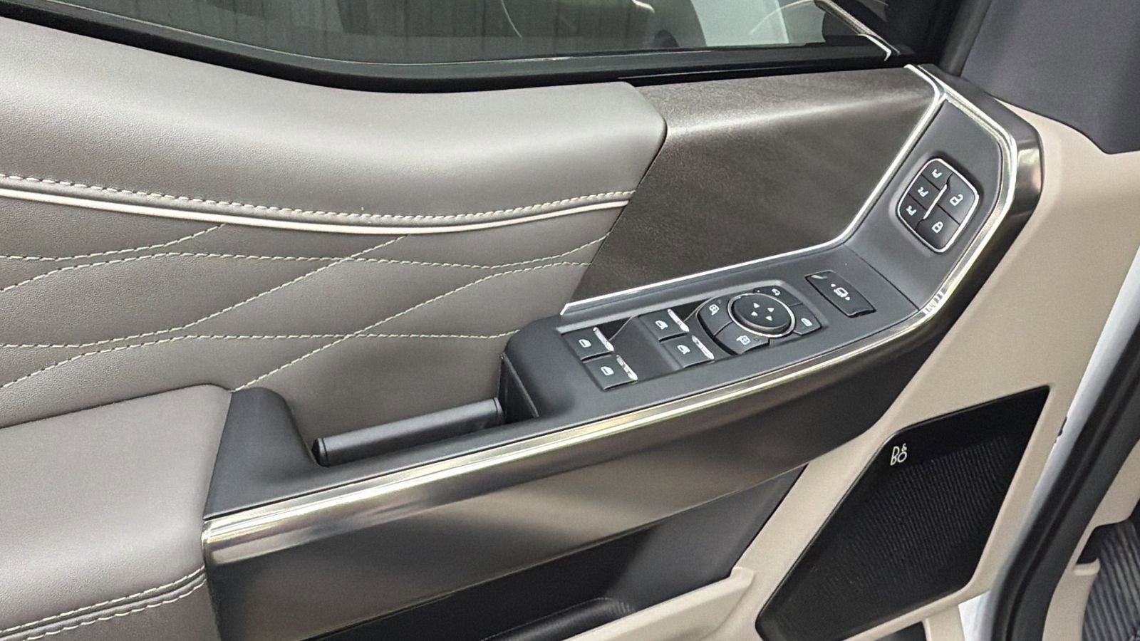 Used 2026 Ford F450 Platinum w/ Platinum Plus Package image 34