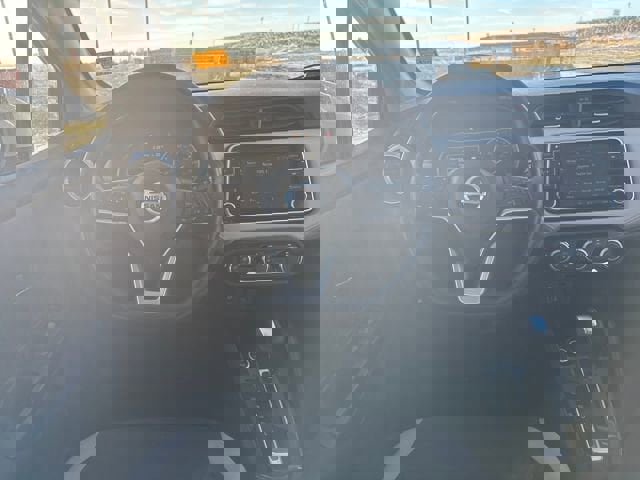 Used 2021 Nissan Versa SV image 13