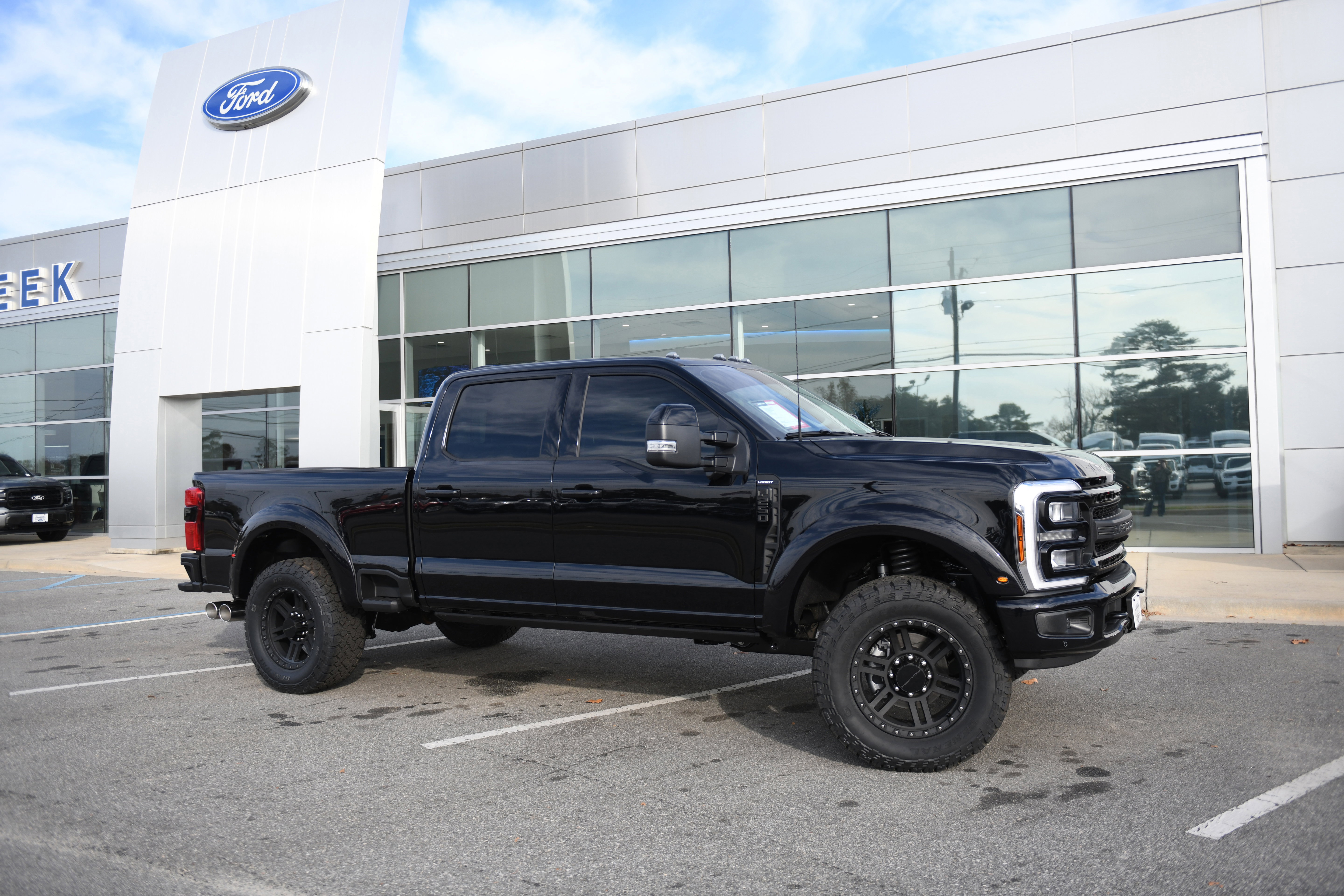 New 2026 Ford F250 Lariat w/ Black Appearance Package image 4