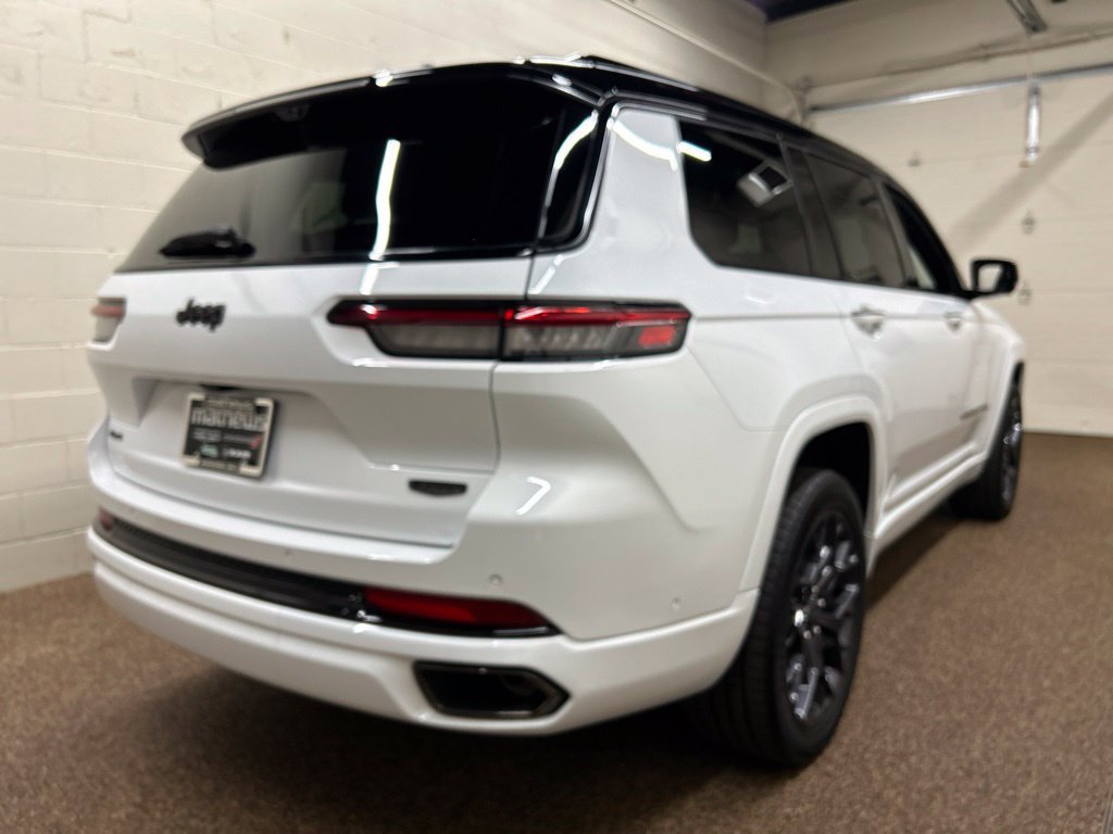 Used 2025 Jeep Grand Cherokee L Summit AWD/4WD image 2