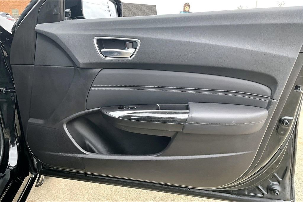 Used 2018 Acura TLX w/ Technology Package image 24