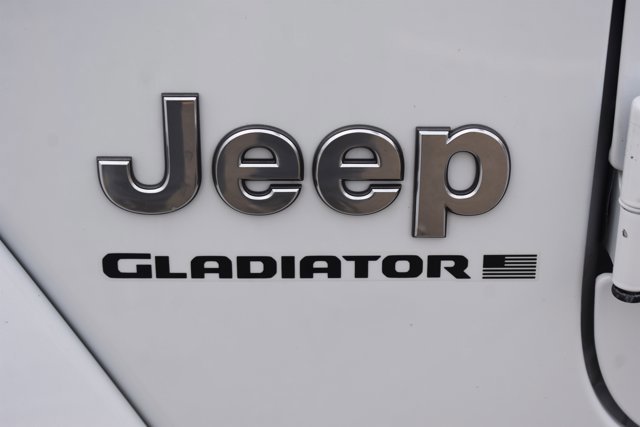 Used 2023 Jeep Gladiator Overland image 12