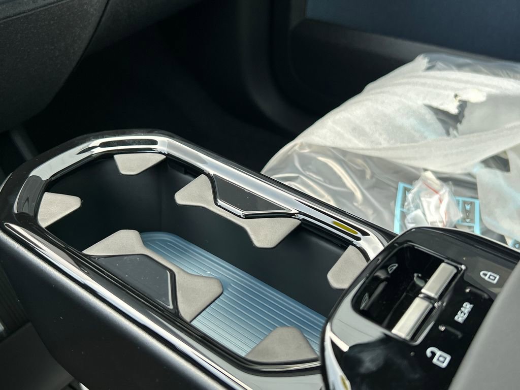 New 2026 Volvo EX30 Plus w/ Climate Package image 18