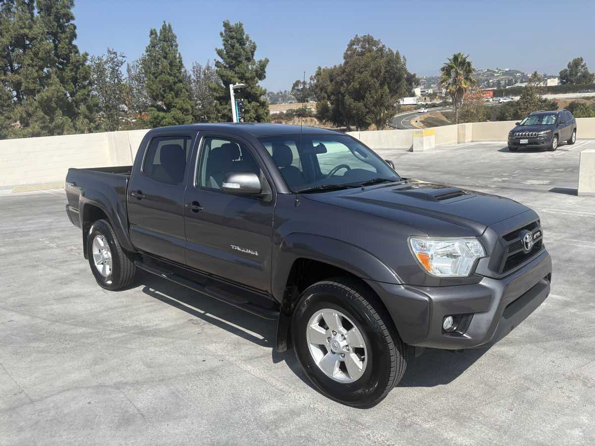 Used 2014 Toyota Tacoma PreRunner image 40