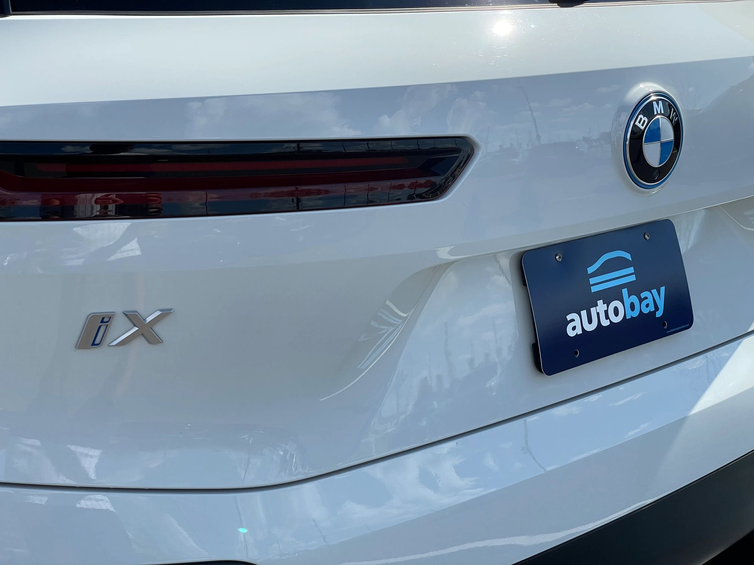 Used 2024 BMW iX xDrive50 w/ Luxury Package image 19
