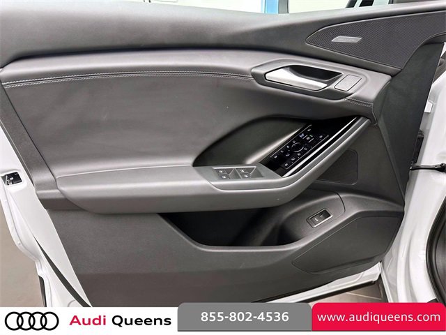 Used 2025 Audi Q6 e-tron Premium Plus image 14