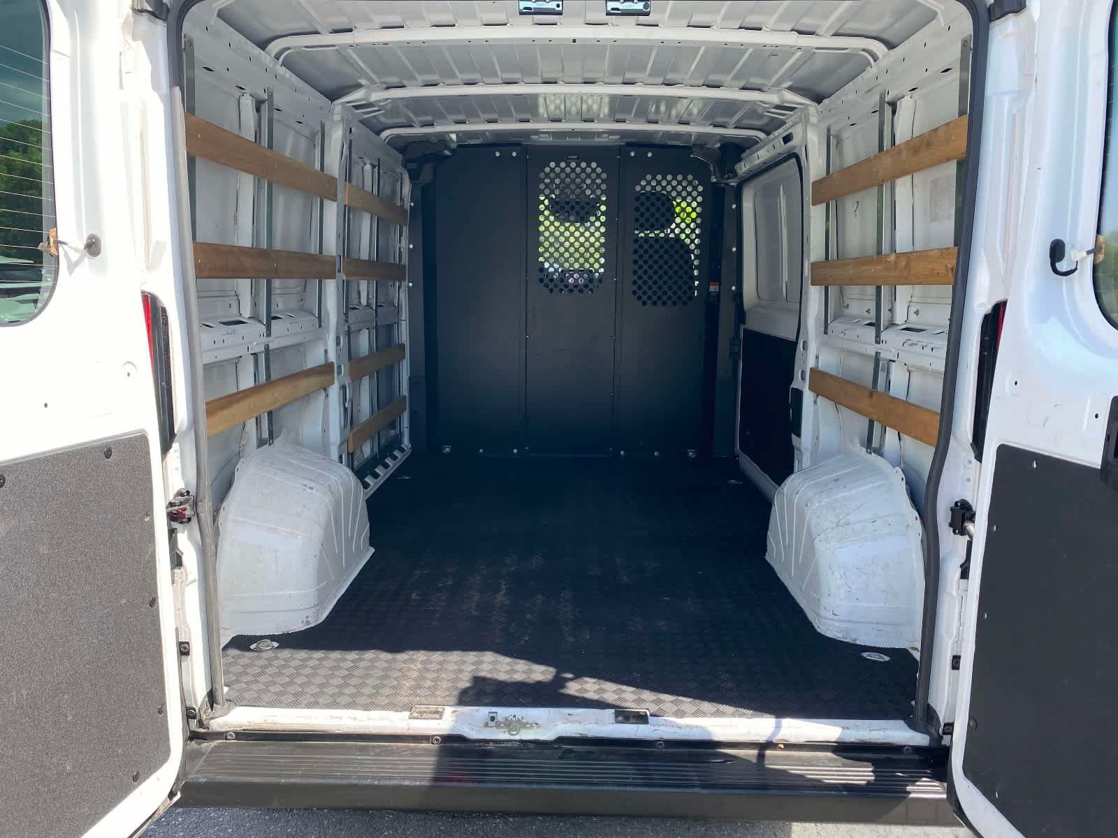 Used 2025 RAM ProMaster 2500 w/ U-Haul Equipment Group FWD image 23
