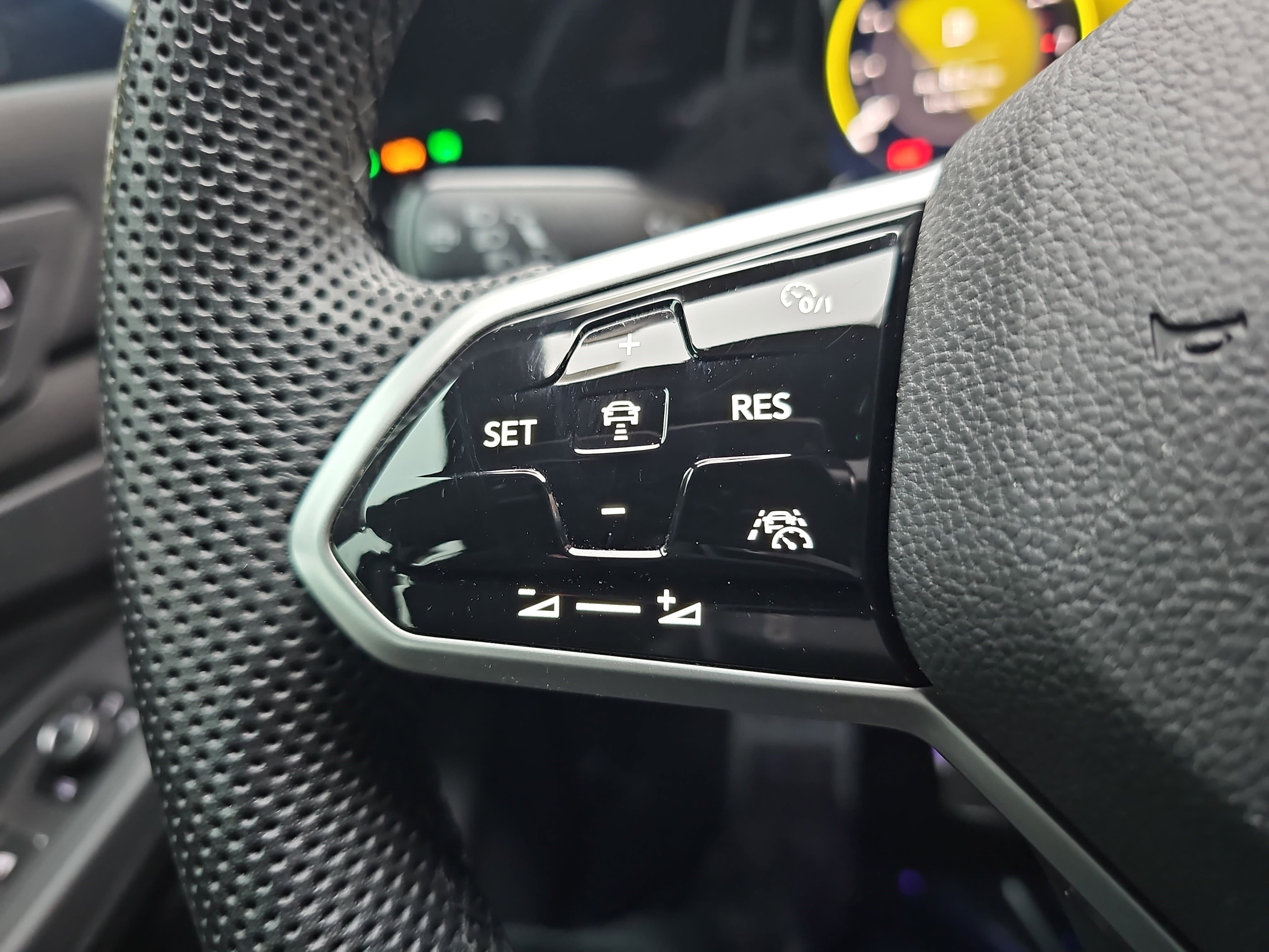 Used 2022 Volkswagen GTI SE image 17